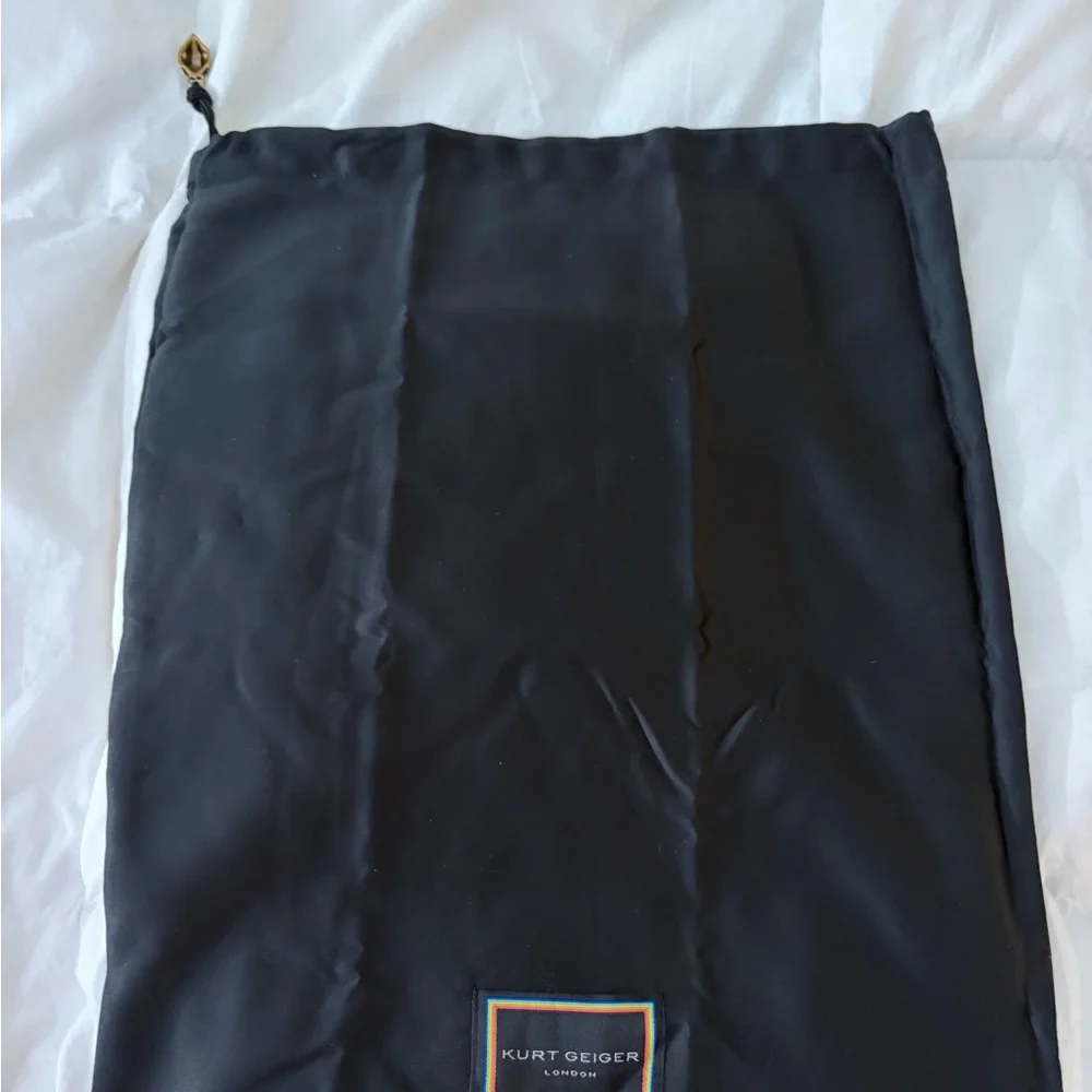 Kurt Geiger Black dustBag